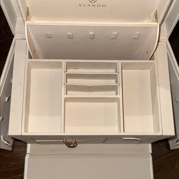 Amazon Vlando Used Jewelry Box white - Picture 5 of 9